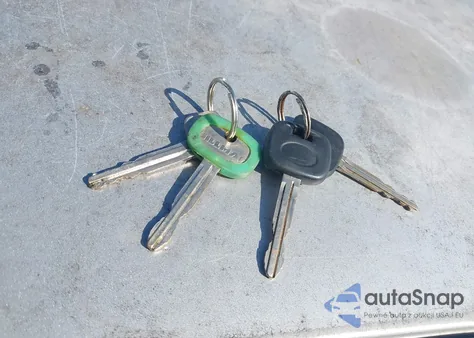 2003 Toyota Corolla Le z USA, uszkodzony, nr VIN 2T1BR32E63C005853